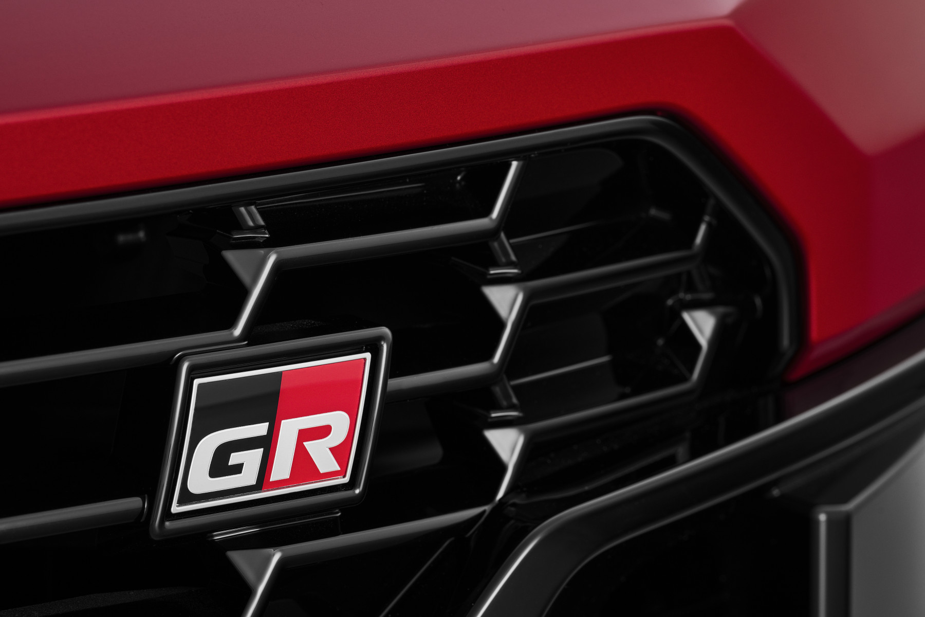 1920_2026-rav4grsport-exterior-002