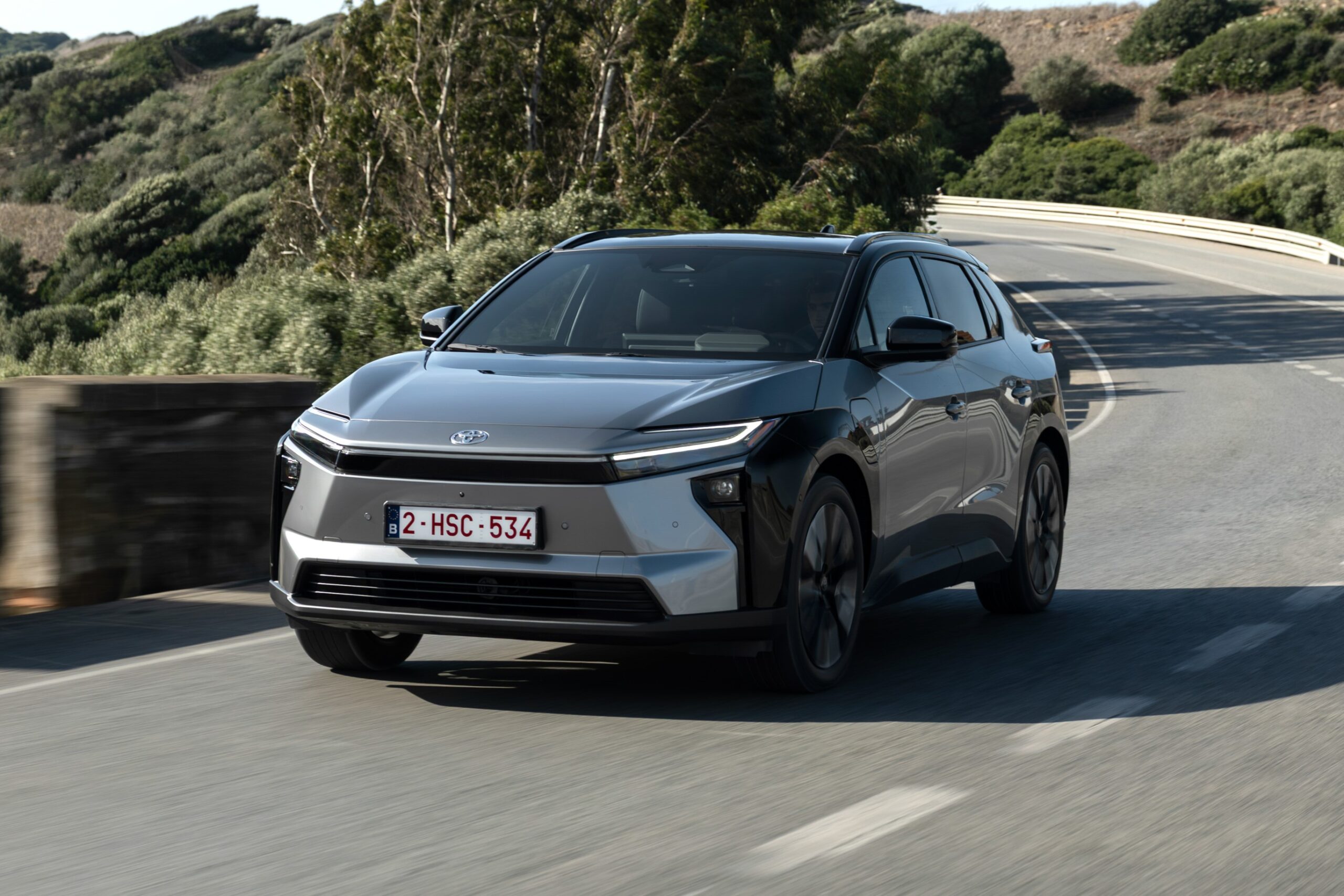 2026_bz4xawd_preciousmetal_dynamic_025