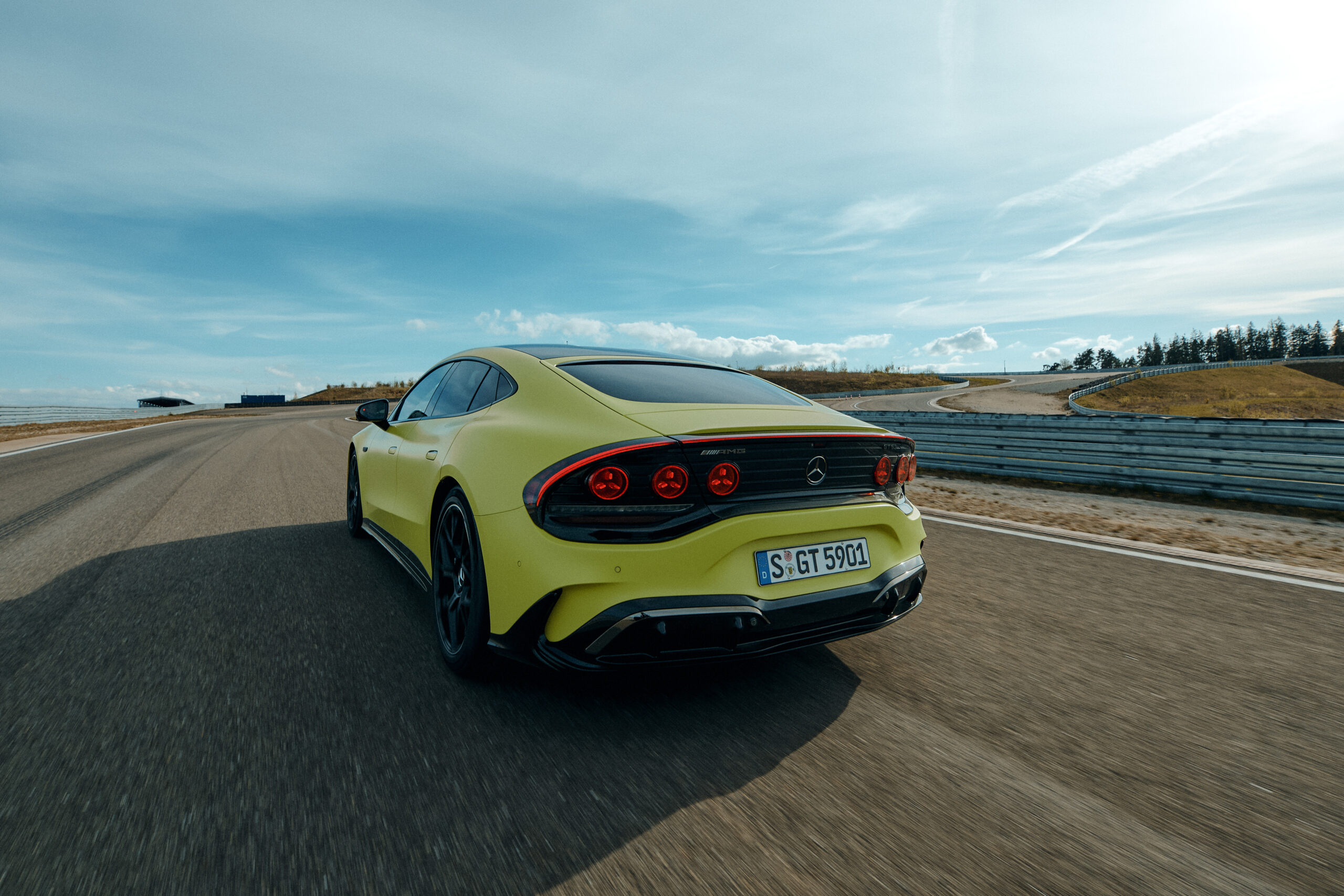 Das neue Mercedes-AMG GT 4-Türer Coupé: Revolutionäre Performance. Maximale Intensität.The new Mercedes-AMG GT 4-Door Coupé: Revolutionary performance. Maximum intensity.