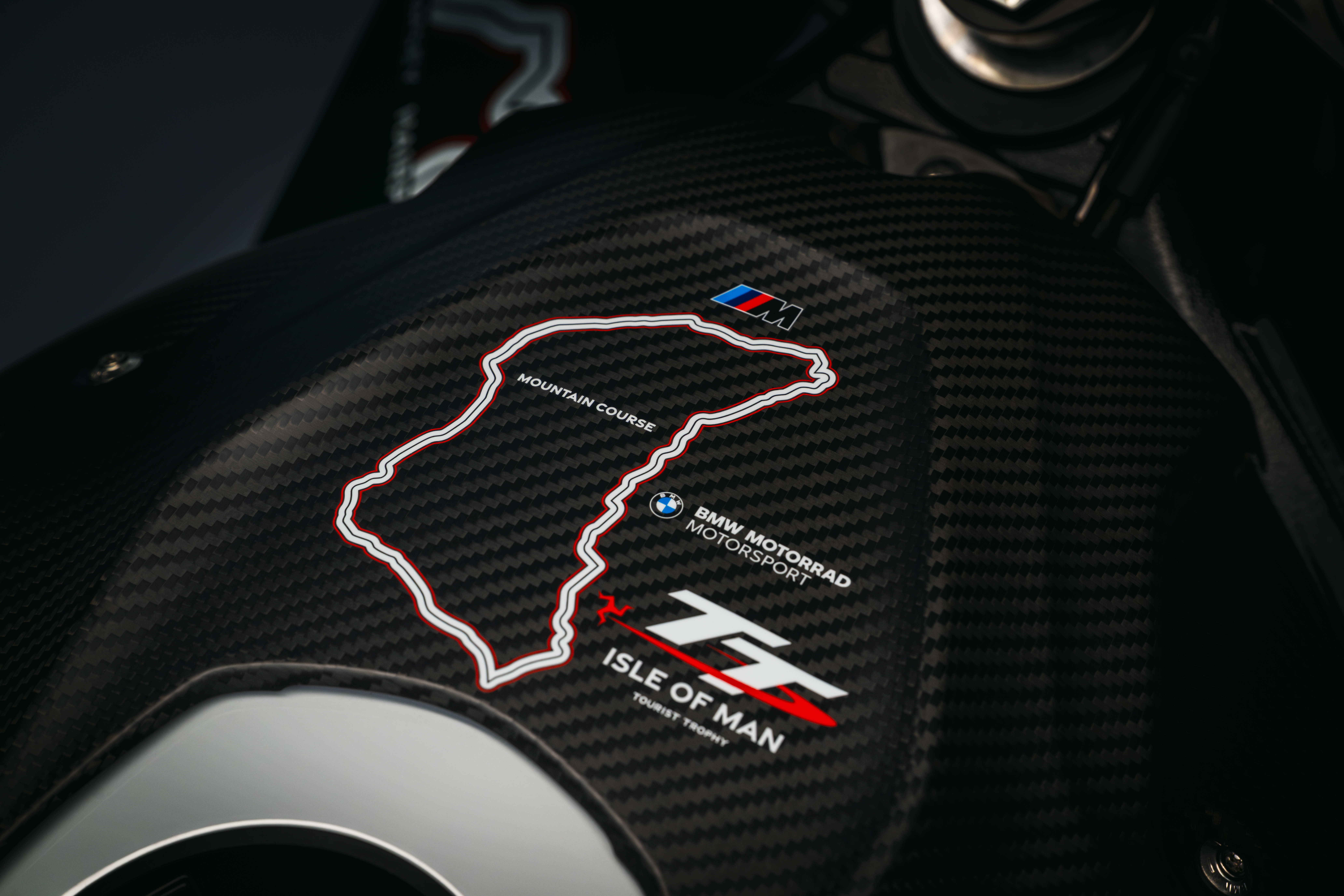 P90640685_highRes_bmw-m-1000-rr-limite