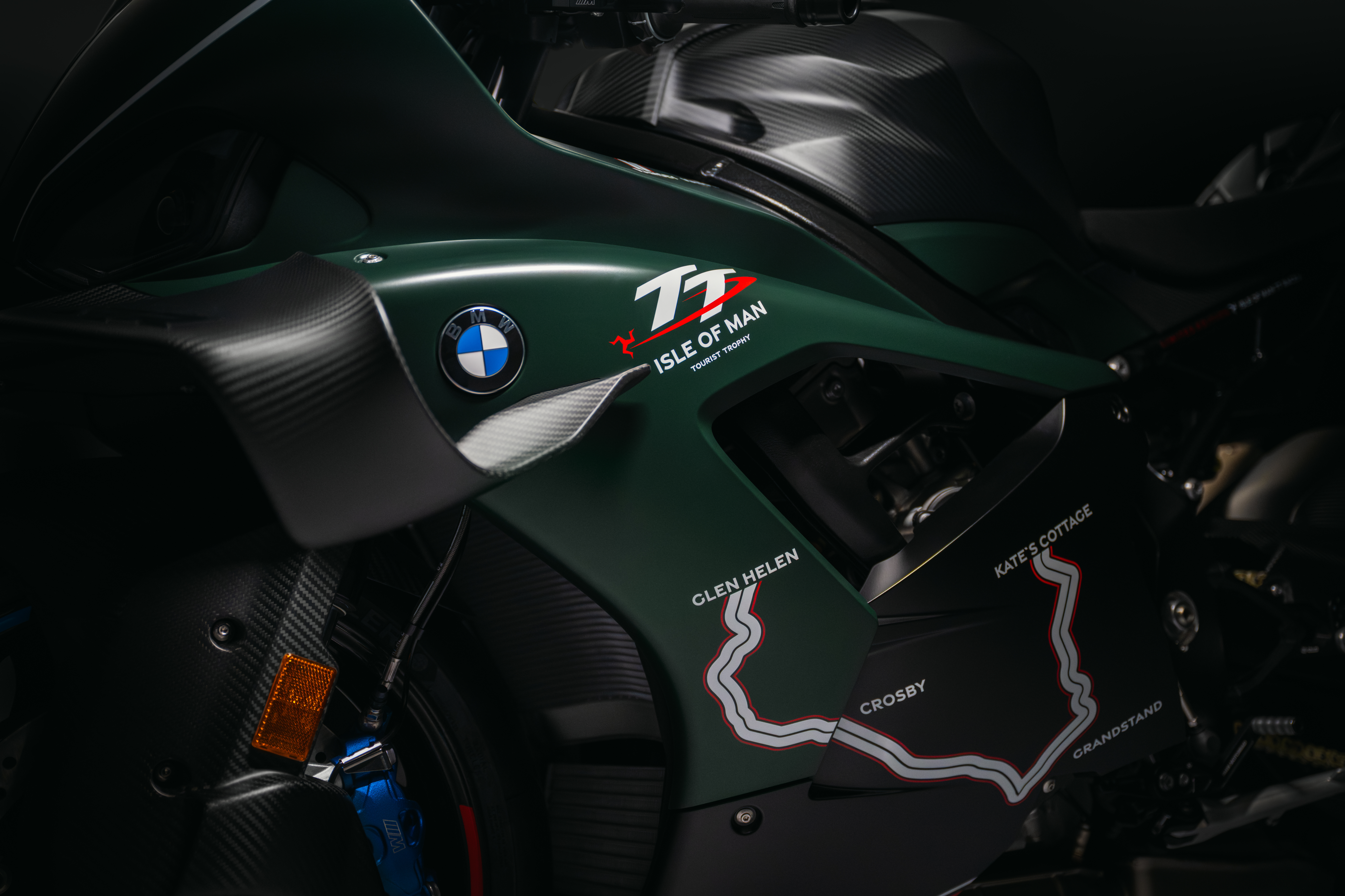 P90640687_highRes_bmw-m-1000-rr-limite