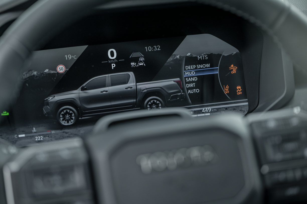 2026_hiluxhybrid48v_invincible_sulphuryellow_detail_009