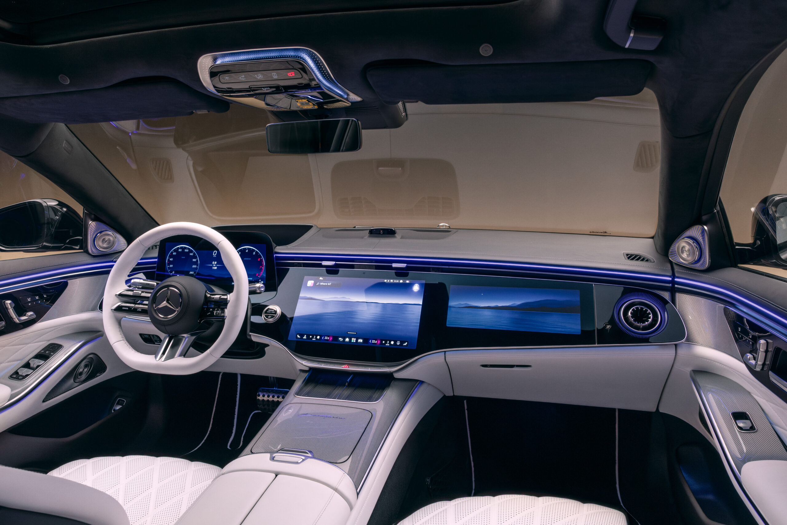 Die neue S-Klasse. Stuttgart, 2026.Lackfarbe: MANUFAKTUR black sparklingExterieur: AMG Line Interieur: MANUFAKTUR tiefweiß / schwarz; Exklusiv-Paket//The new S-Class. Stuttgart, 2026.Exterior colour: MANUFAKTUR black sparklingExterior: AMG LineInt