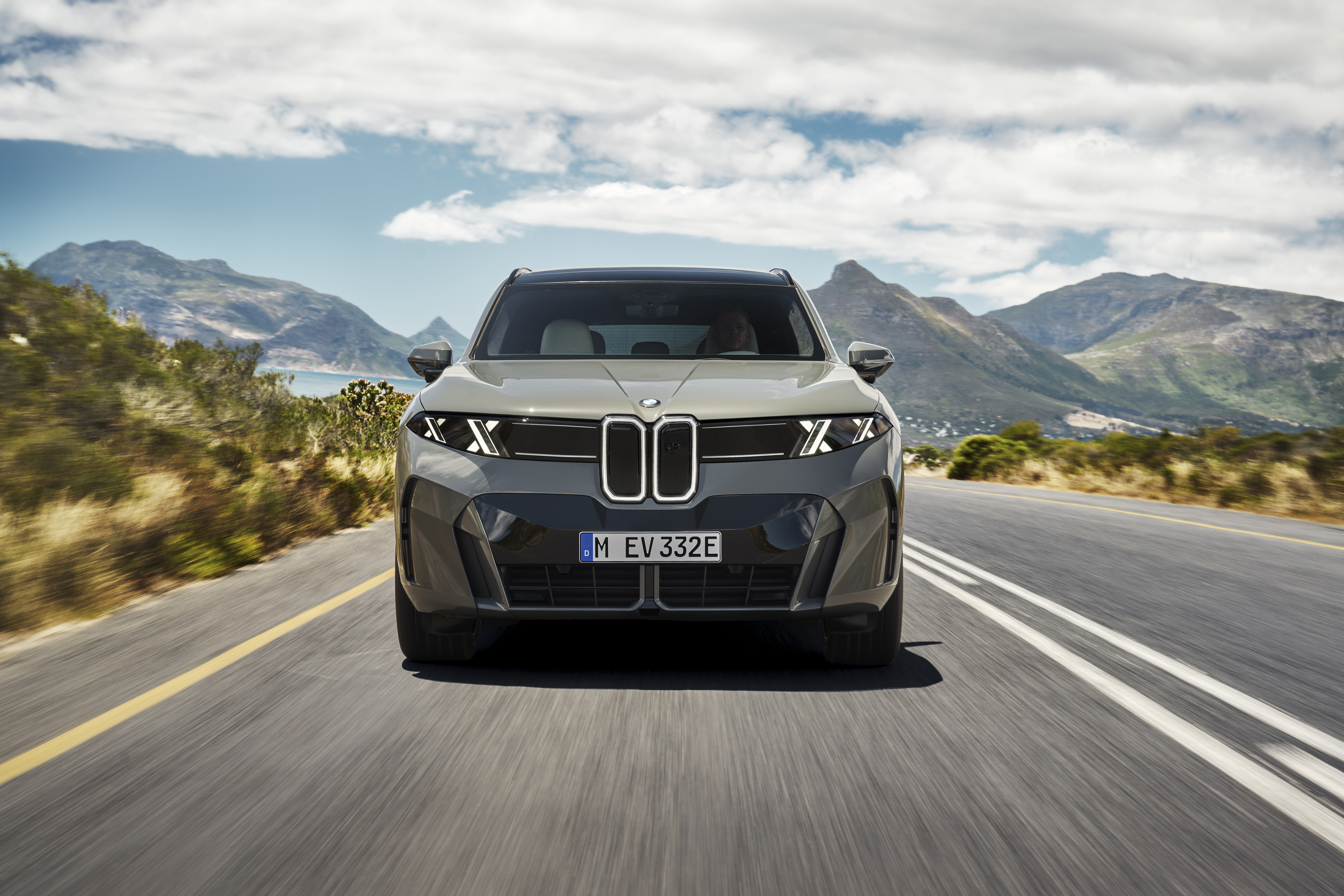 P90645963_highRes_bmw-ix5-60-xdrive-06