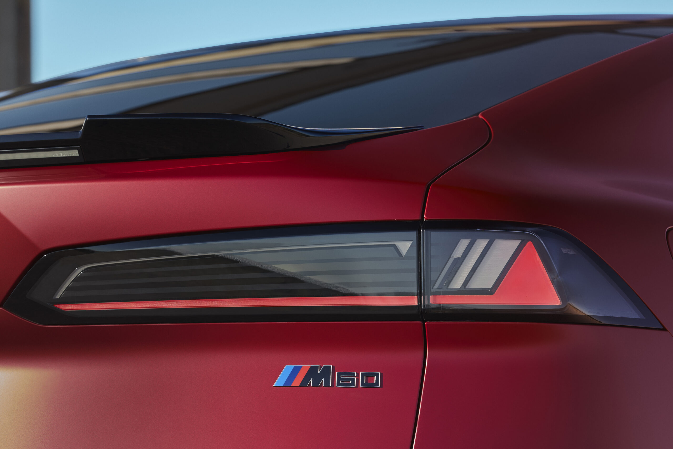 P90655804_highRes_bmw-ix4-m60-xdrive-i