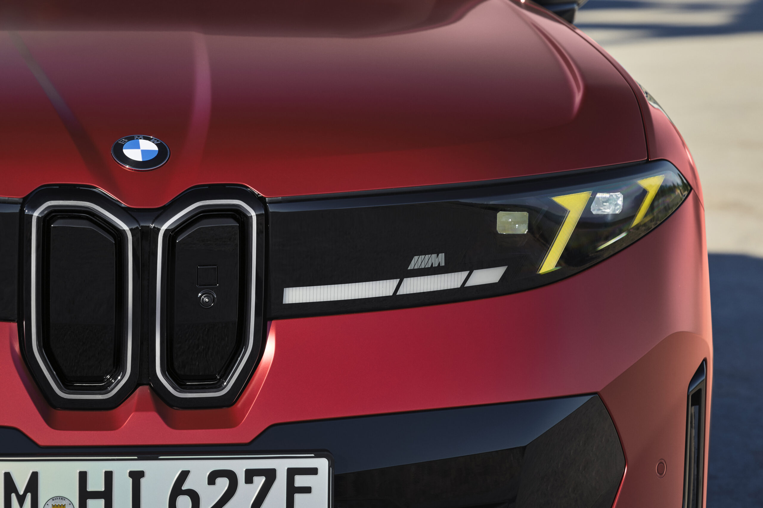 P90655806_highRes_bmw-ix4-m60-xdrive-i
